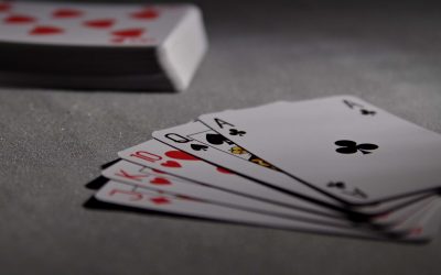 How to Play Omaha Poker
